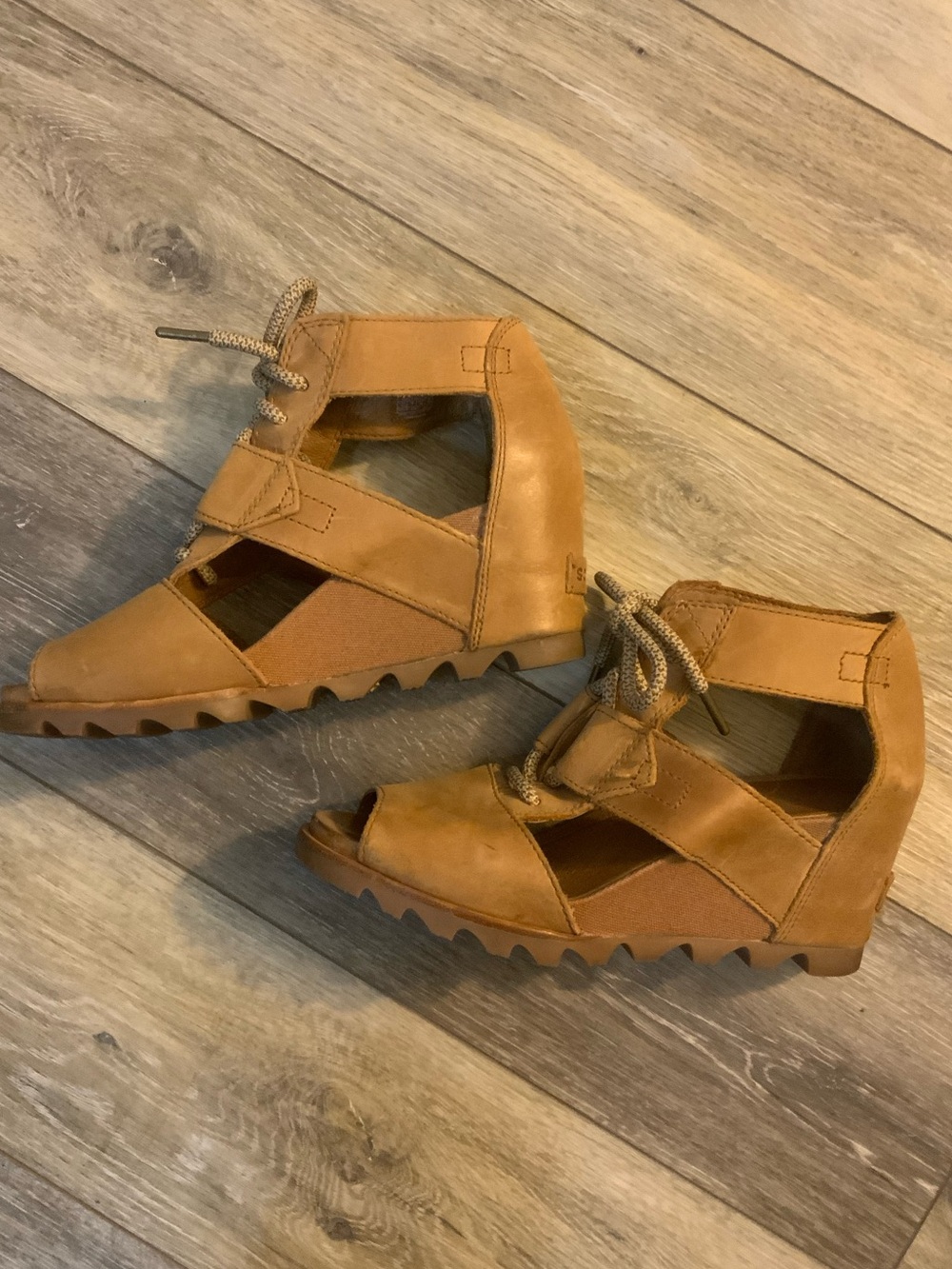 Sorel Women's Tan Lace-Up Cutout Wedge Sandals